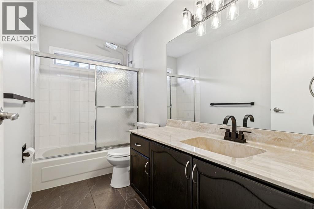 172 RIVERGLEN PARK SE - 25