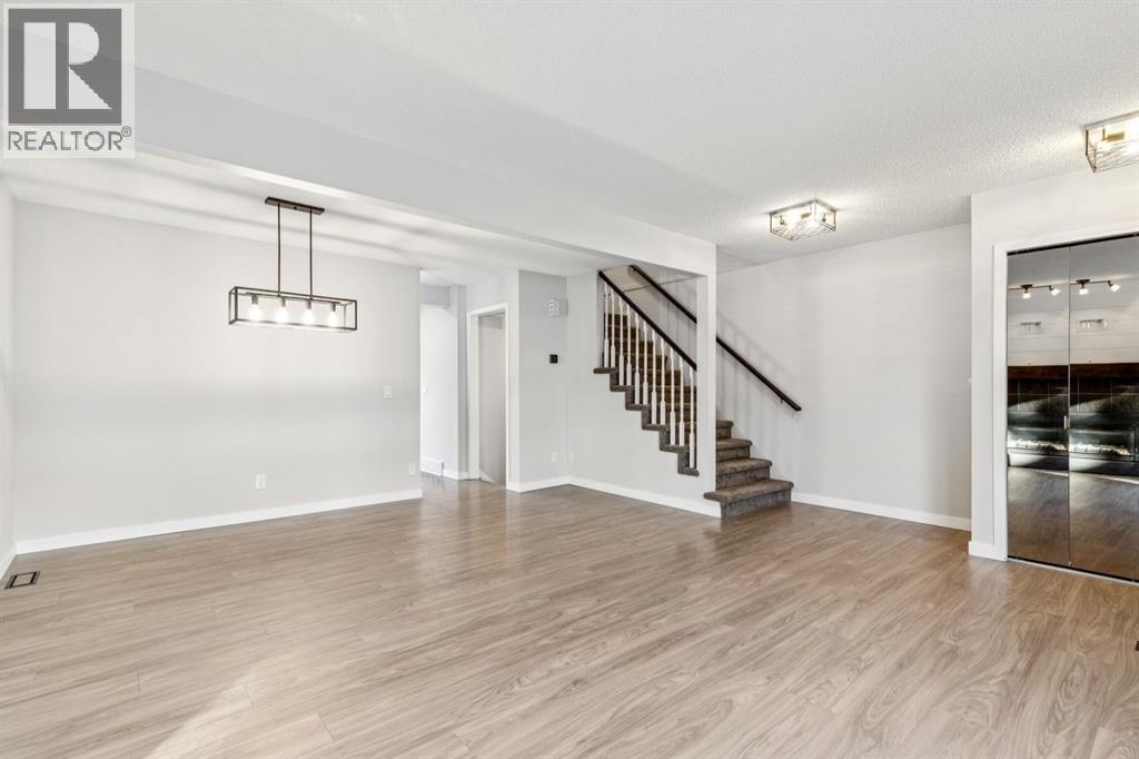 172 RIVERGLEN PARK SE - 6