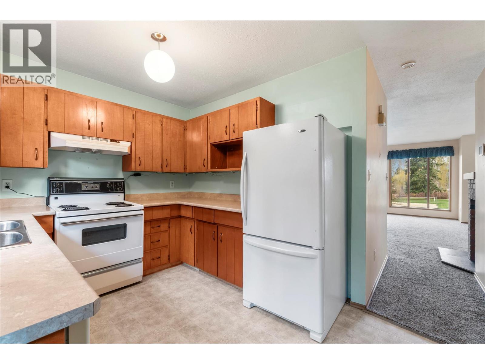 2510 5 Avenue NE, Salmon Arm