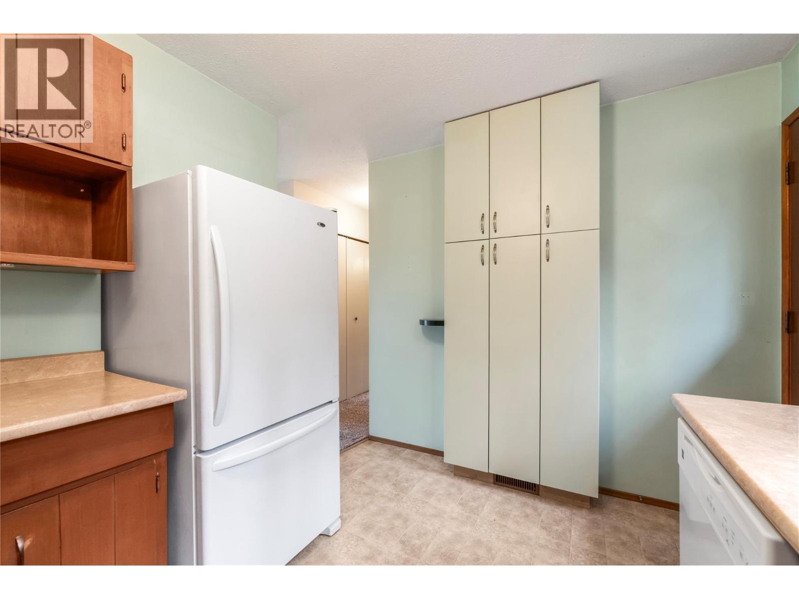 2510 5 Avenue NE, Salmon Arm