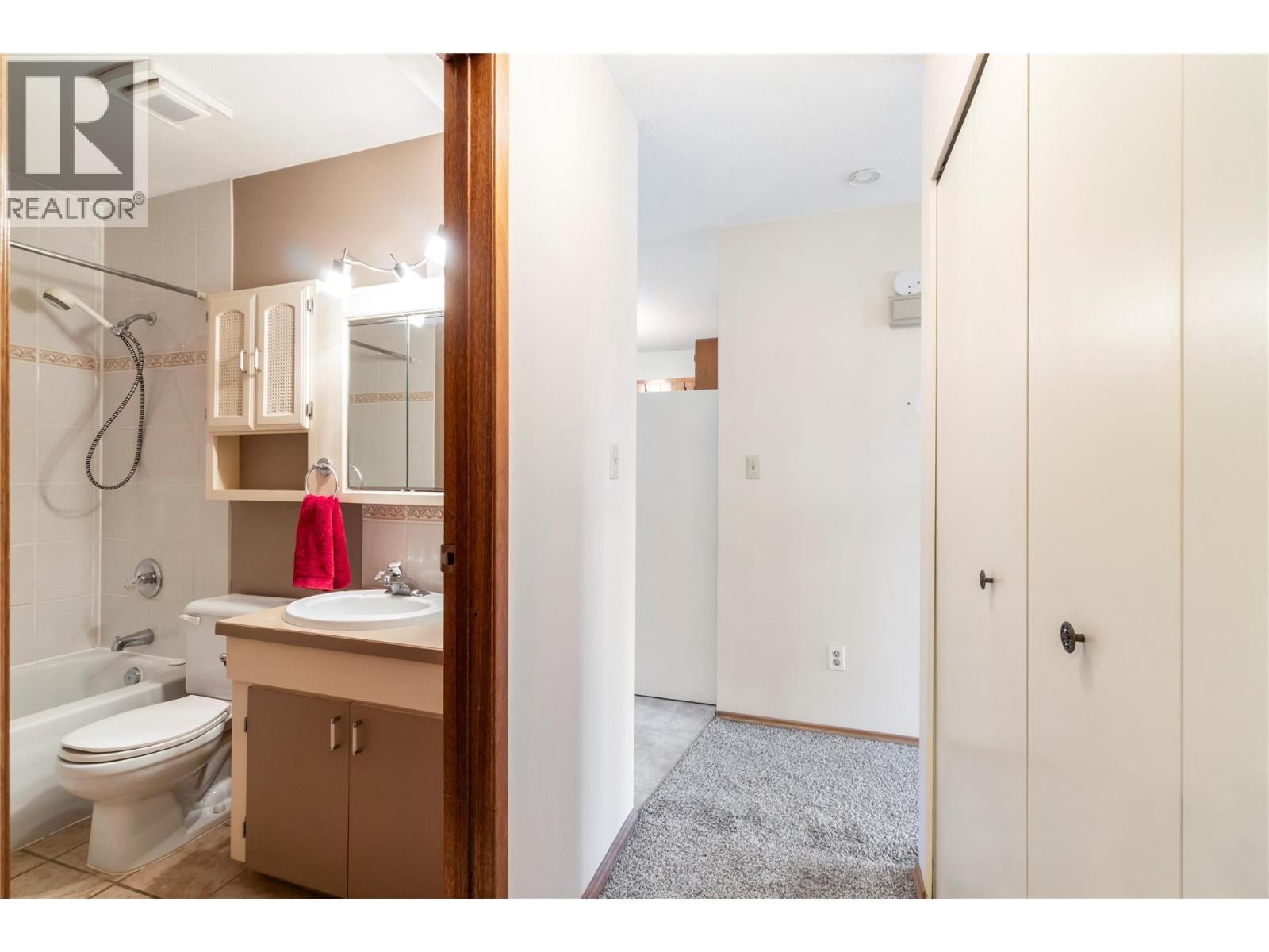 2510 5 Avenue NE, Salmon Arm