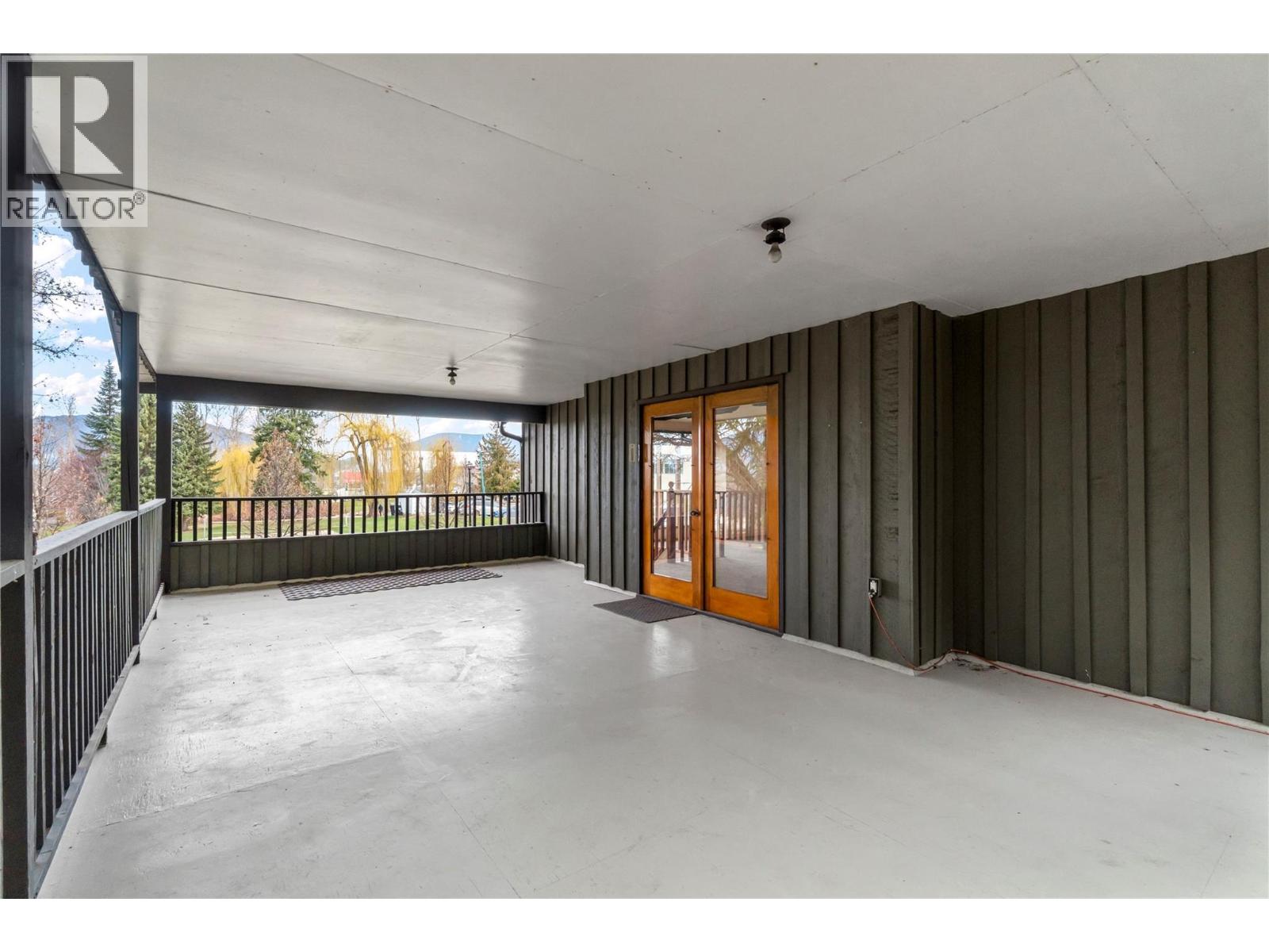 2510 5 Avenue NE, Salmon Arm