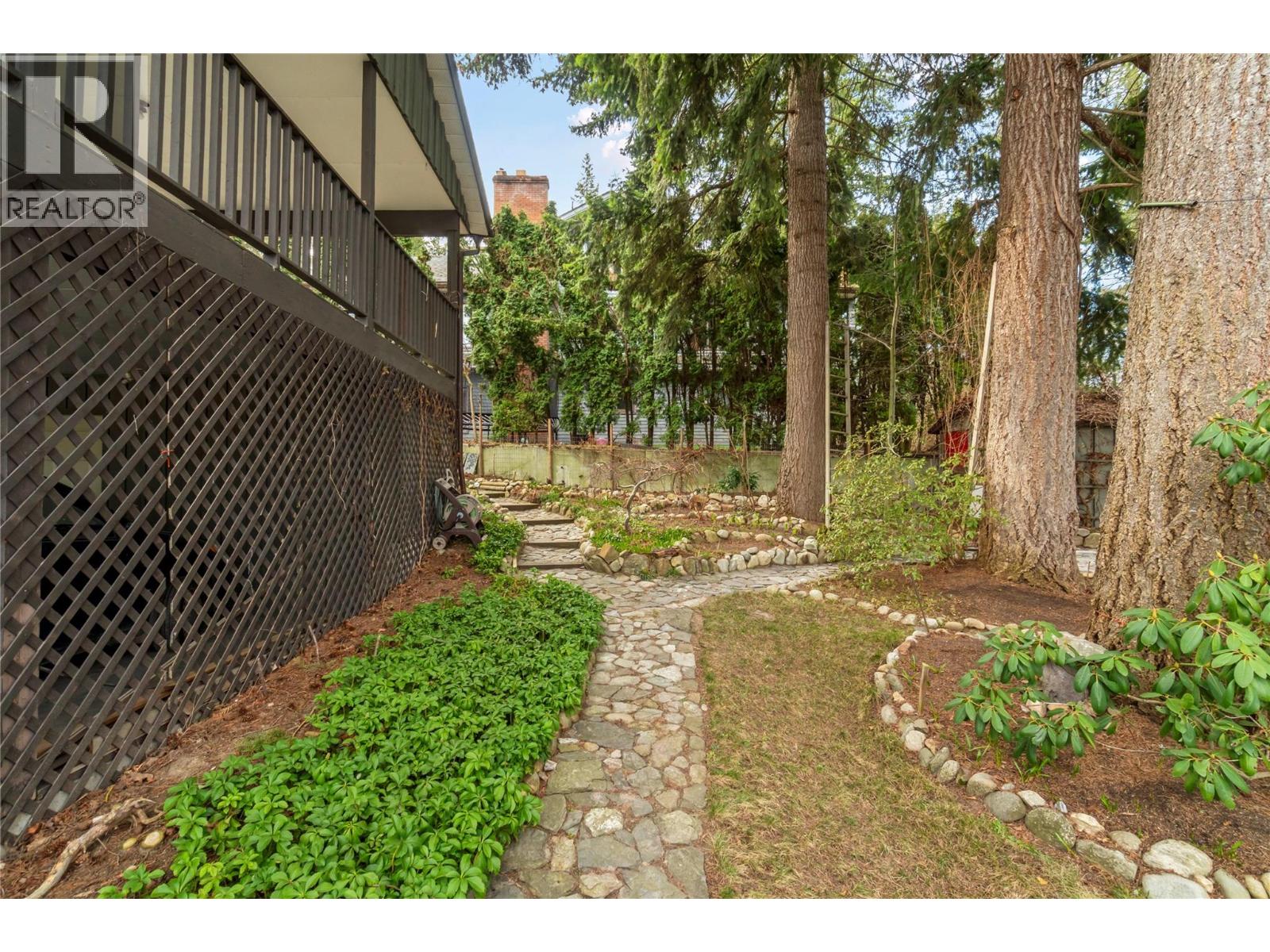 2510 5 Avenue NE, Salmon Arm