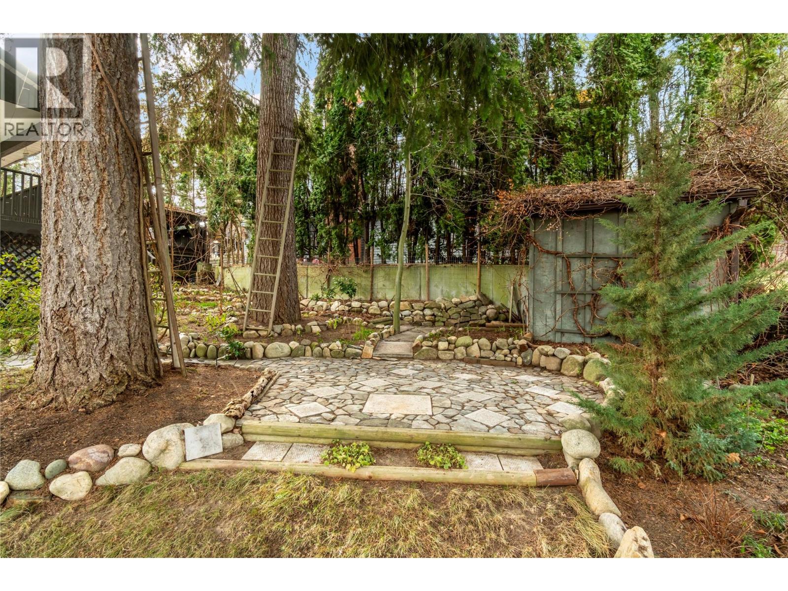 2510 5 Avenue NE, Salmon Arm