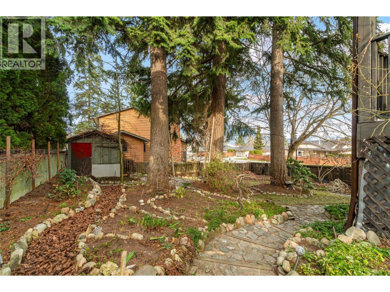 2510 5 Avenue NE, Salmon Arm