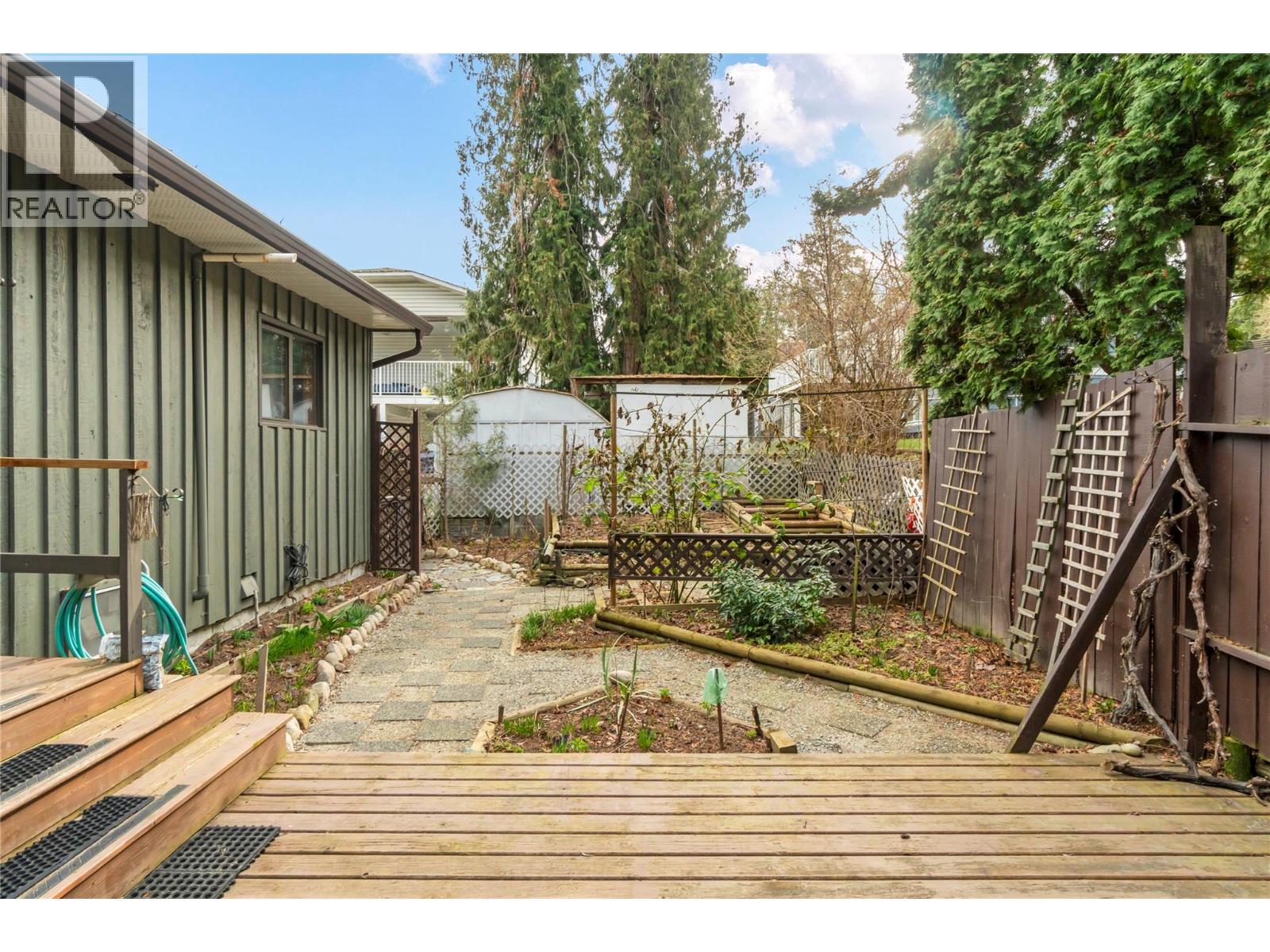 2510 5 Avenue NE, Salmon Arm