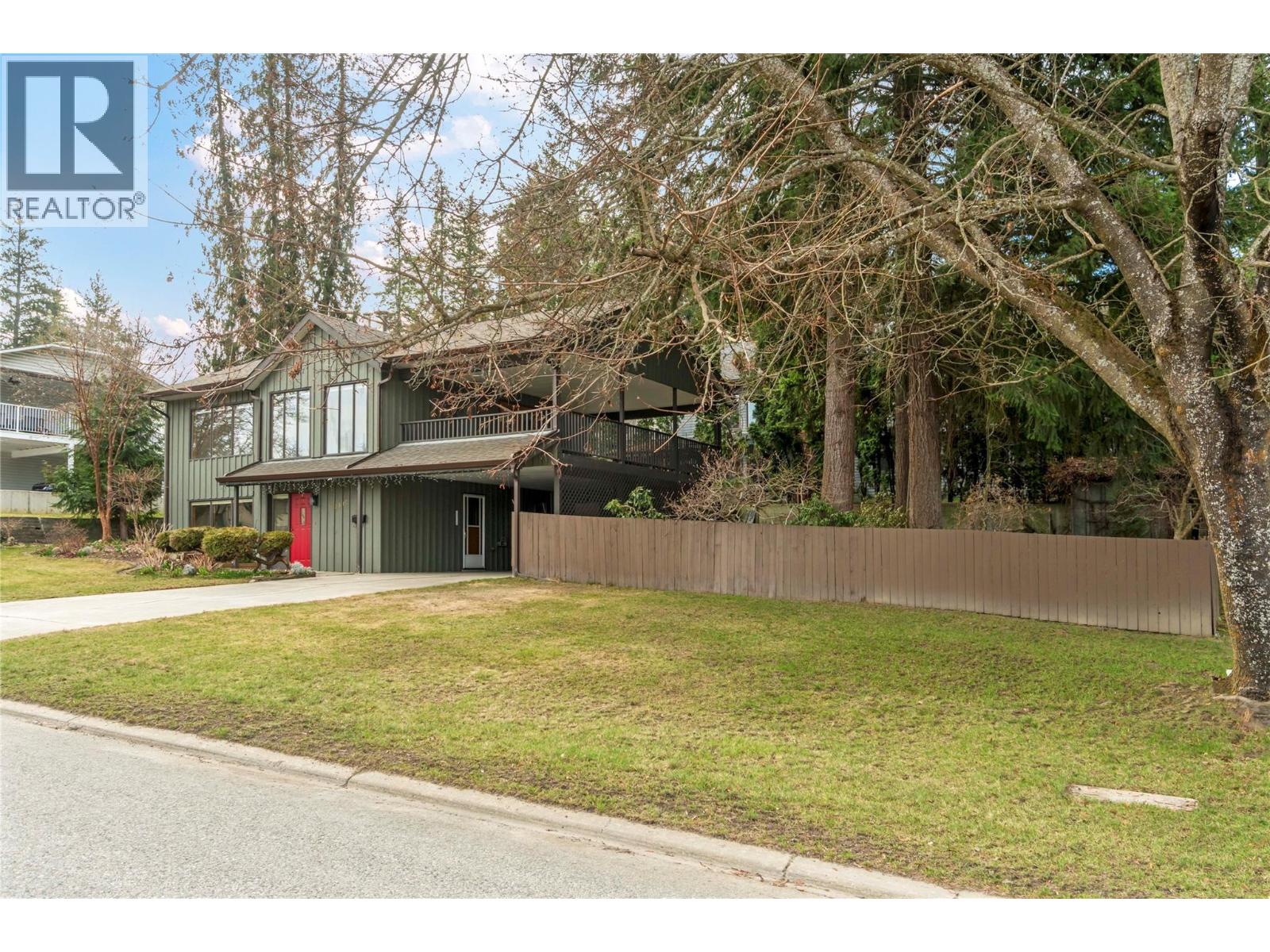 2510 5 Avenue NE, Salmon Arm