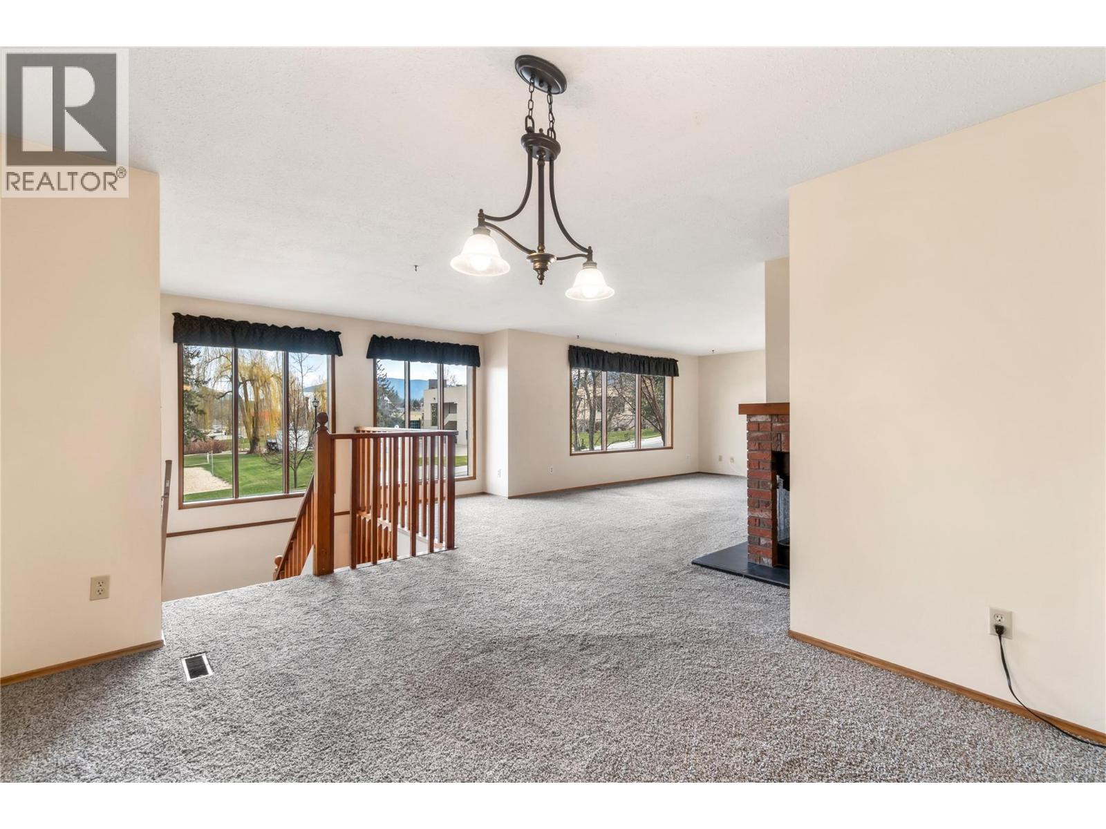 2510 5 Avenue NE, Salmon Arm