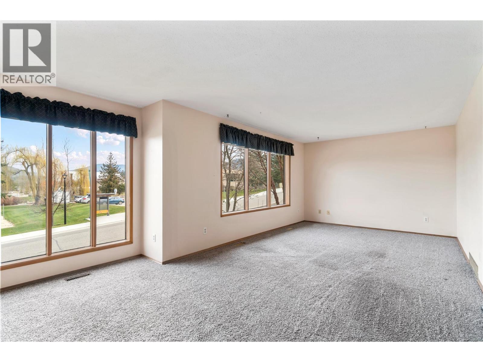 2510 5 Avenue NE, Salmon Arm