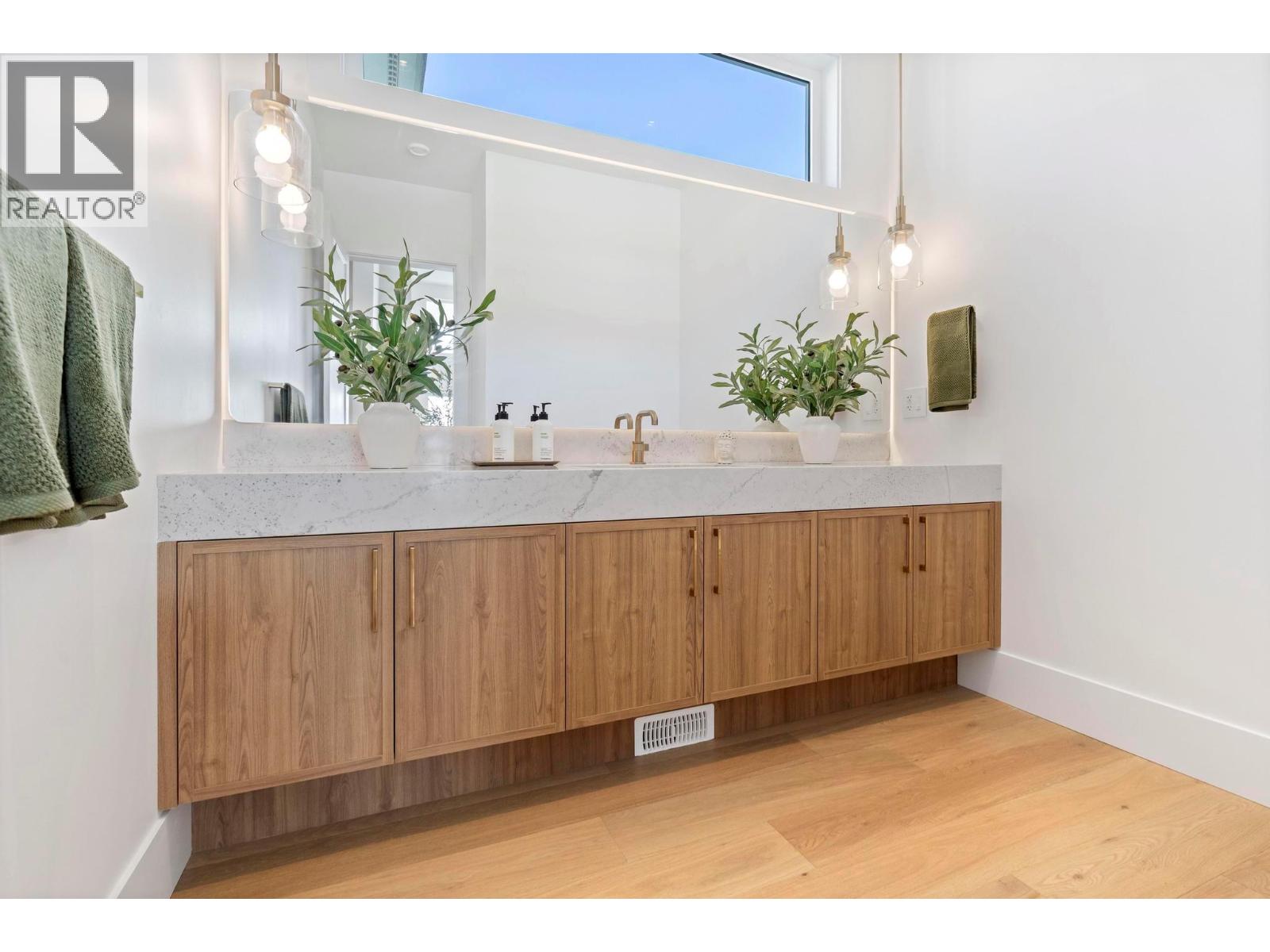 1391 VINEYARD DRIVE - 42