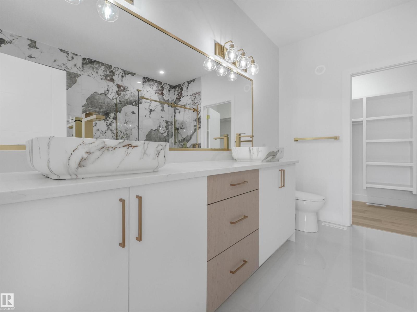 42 RAVENSHIRE WYND - 35