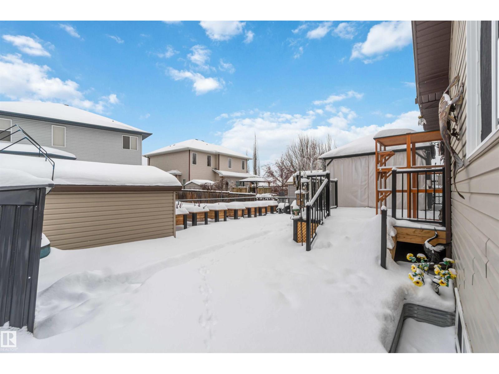 61 LINKSIDE BLVD - 39