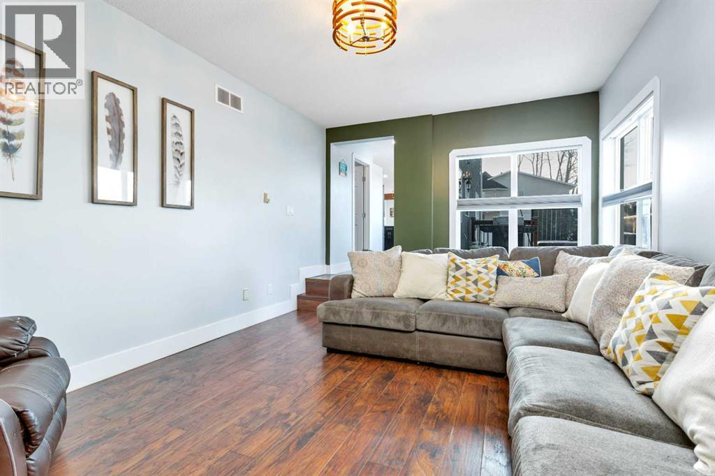 85 HATHAWAY LANE - 13