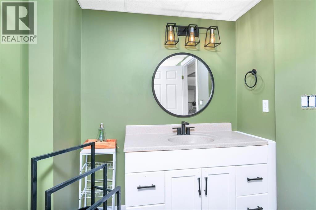 85 HATHAWAY LANE - 25