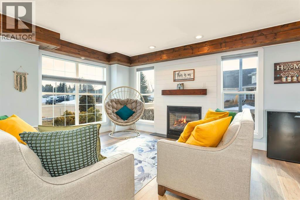 85 HATHAWAY LANE - 4