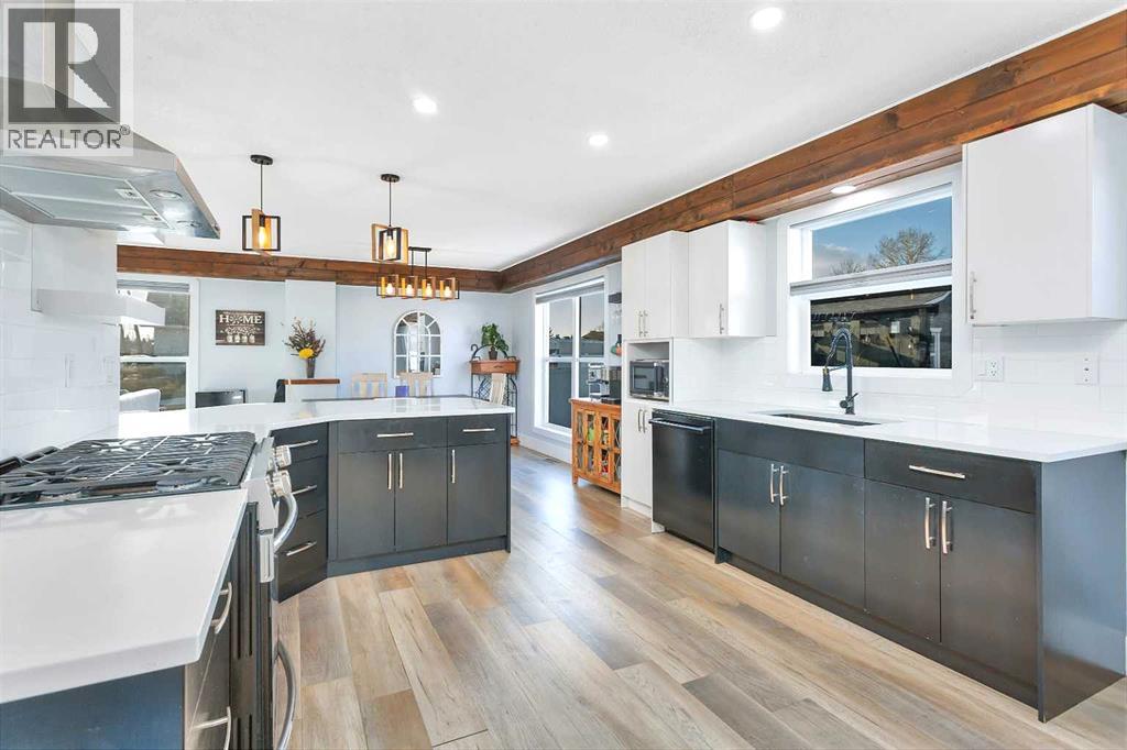 85 HATHAWAY LANE - 9