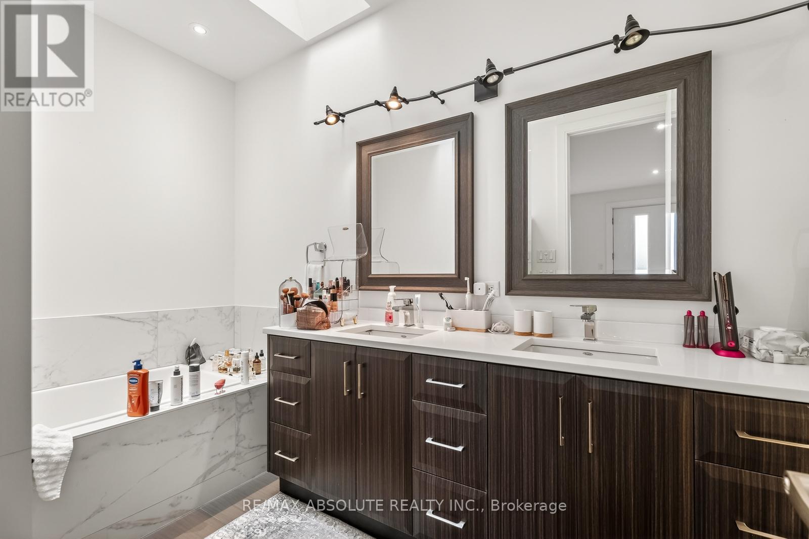 246 WESTHAVEN CRESCENT — photo 26