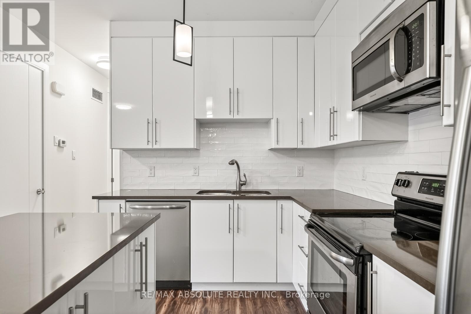 246 WESTHAVEN CRESCENT — photo 31