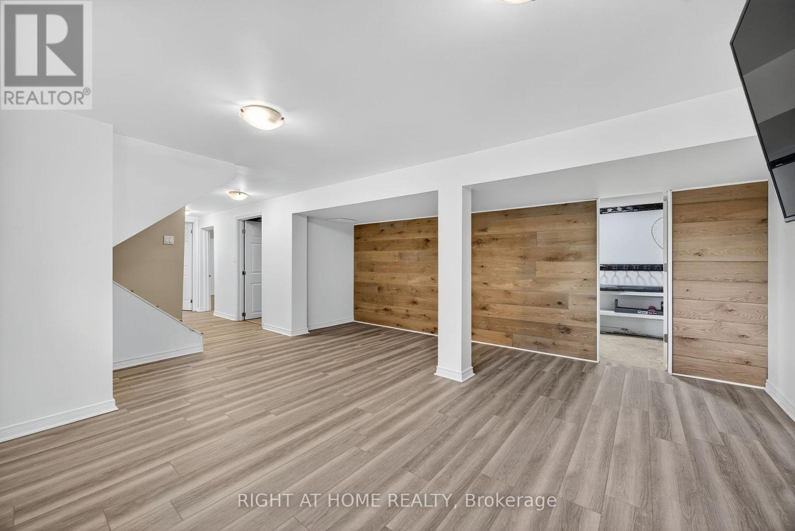 207 SCARLETT LINE - 19
