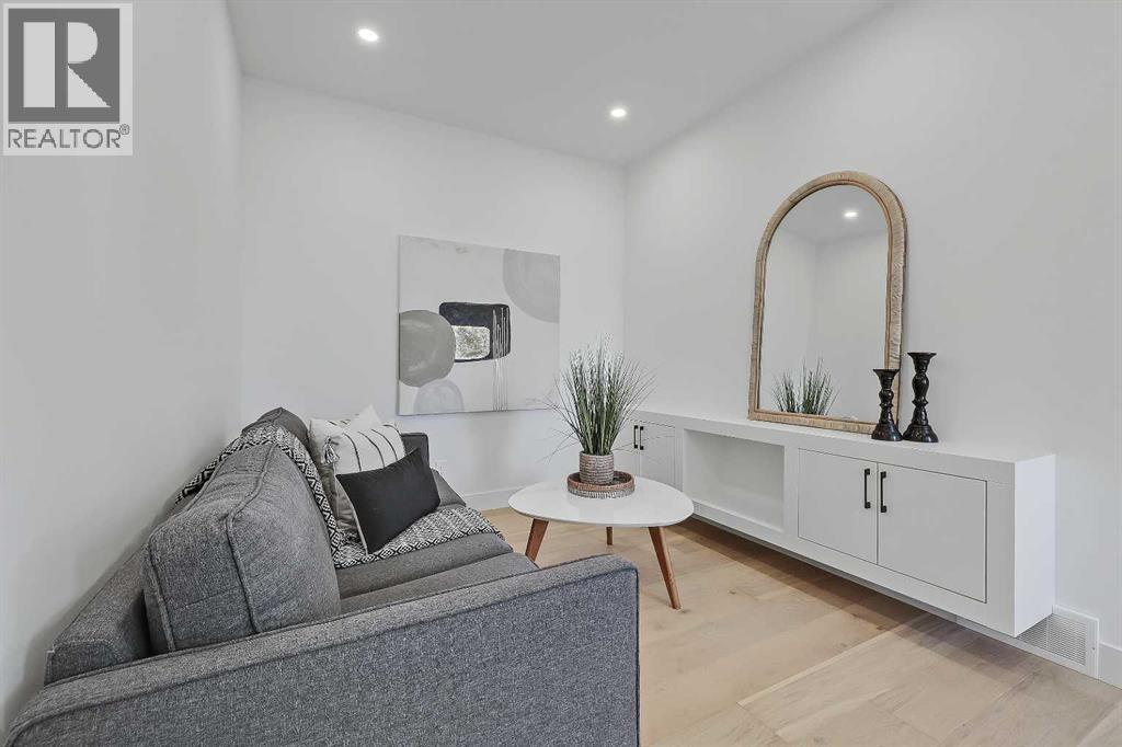 Single Family House for Sale in   Avenue NW Mount Pleasant Calgary 