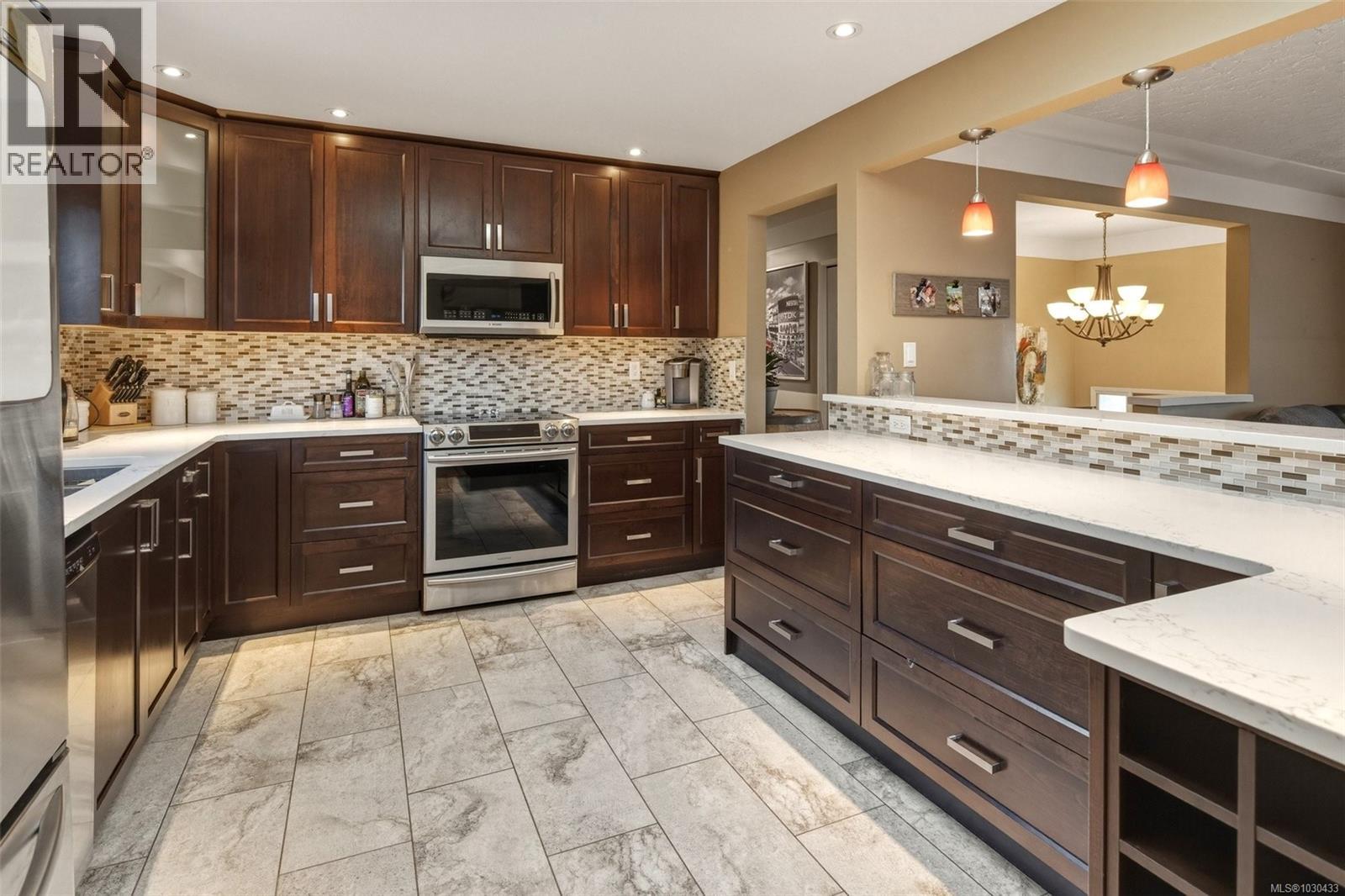 641 Jadel Dr - 5