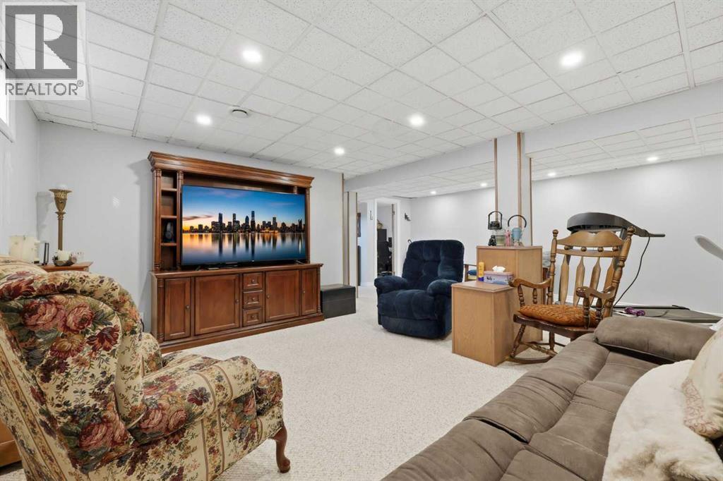 Single Family House Bungalow for Sale in  Huntmeadow Road NE Huntington Hills Calgary 