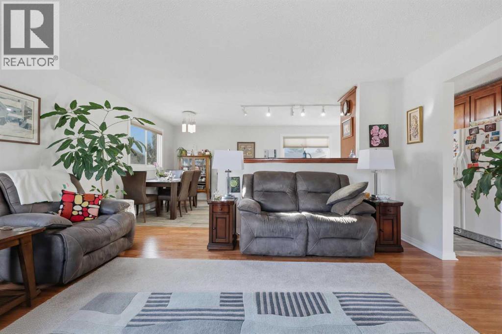 Single Family House Bungalow for Sale in  Huntmeadow Road NE Huntington Hills Calgary 