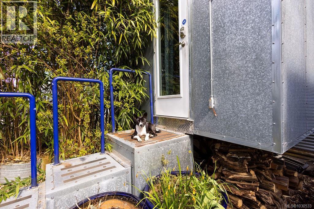  3112 Steele Street, Victoria