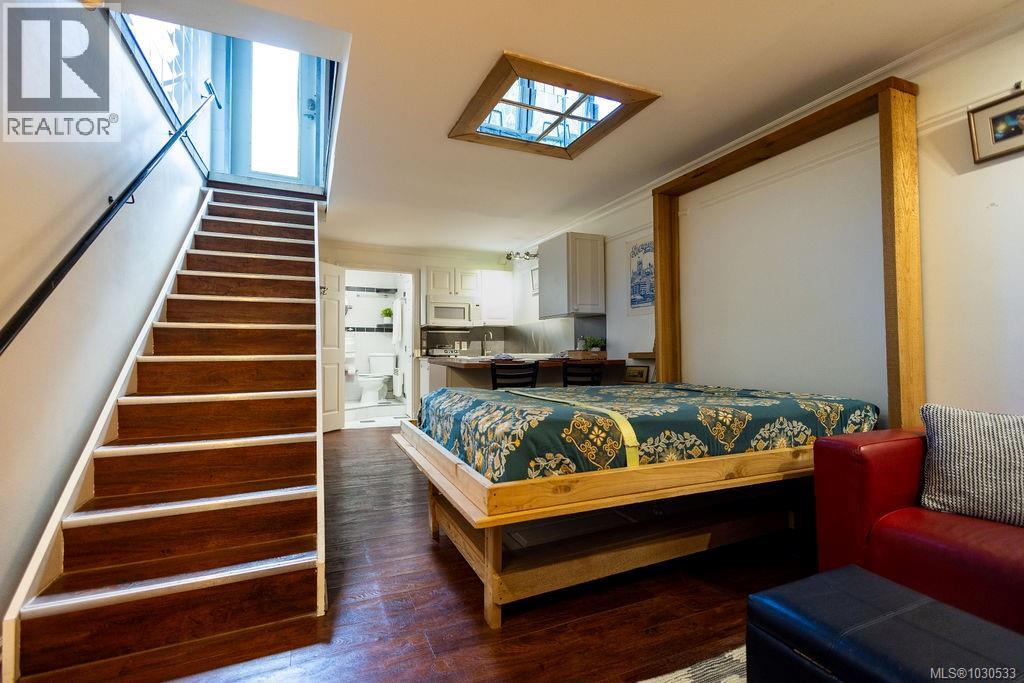  3112 Steele Street, Victoria