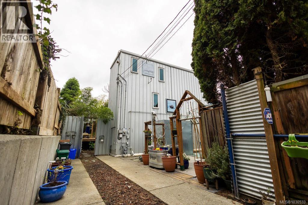  3112 Steele Street, Victoria