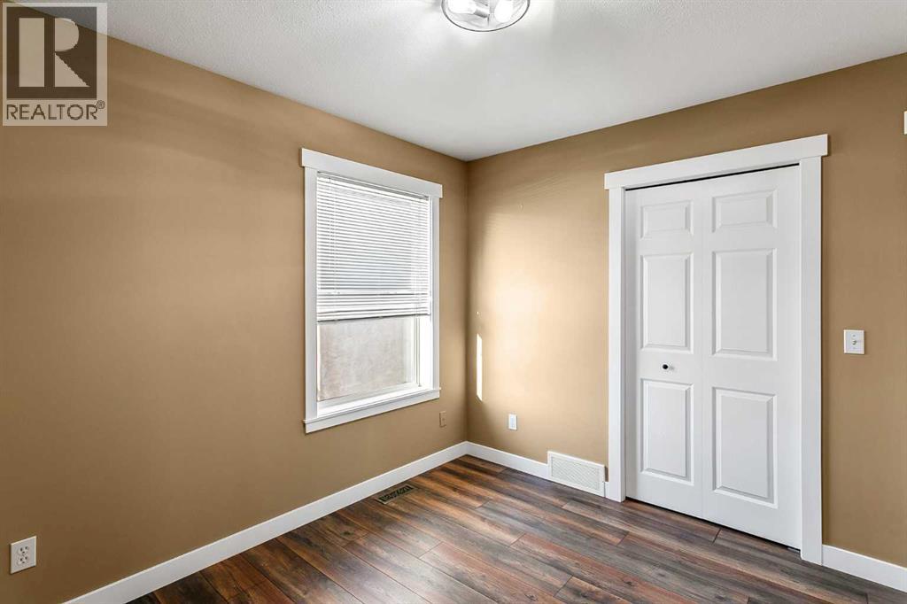 1112 2 STREET NE - 17