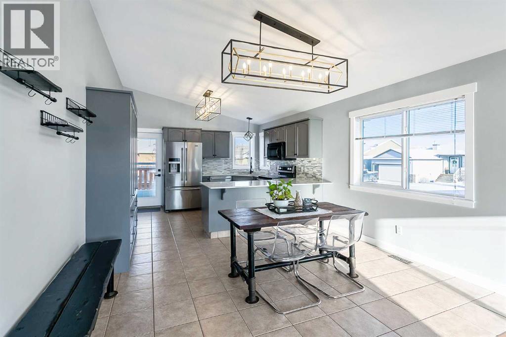 1112 2 STREET NE - 6