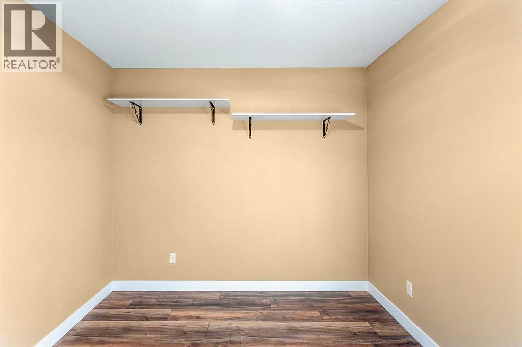 1112 2 STREET NE - 19