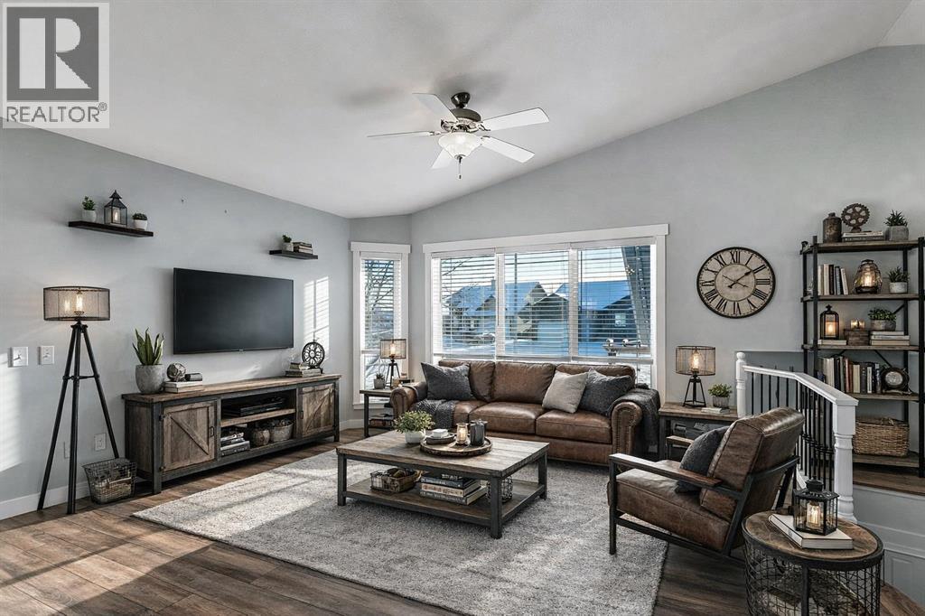 1112 2 STREET NE - 13