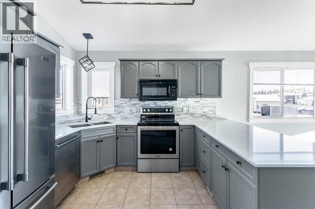 1112 2 STREET NE - 7