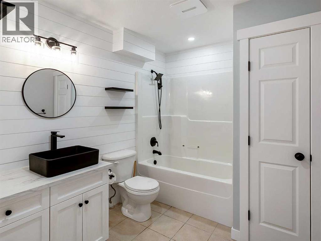 1112 2 STREET NE - 36