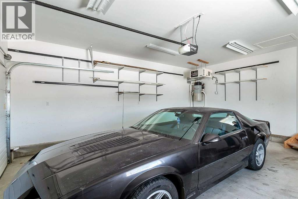 1112 2 STREET NE - 39