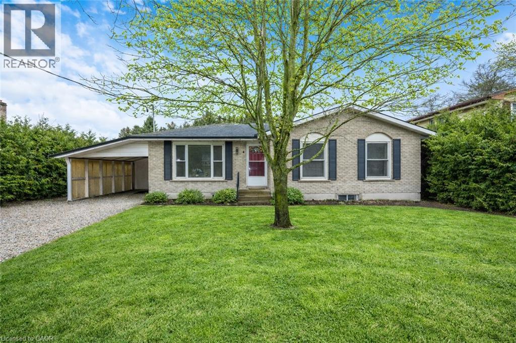 4 LYNDHURST Avenue