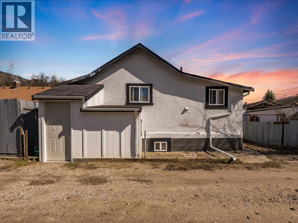 1534 Fifth Avenue, Trail