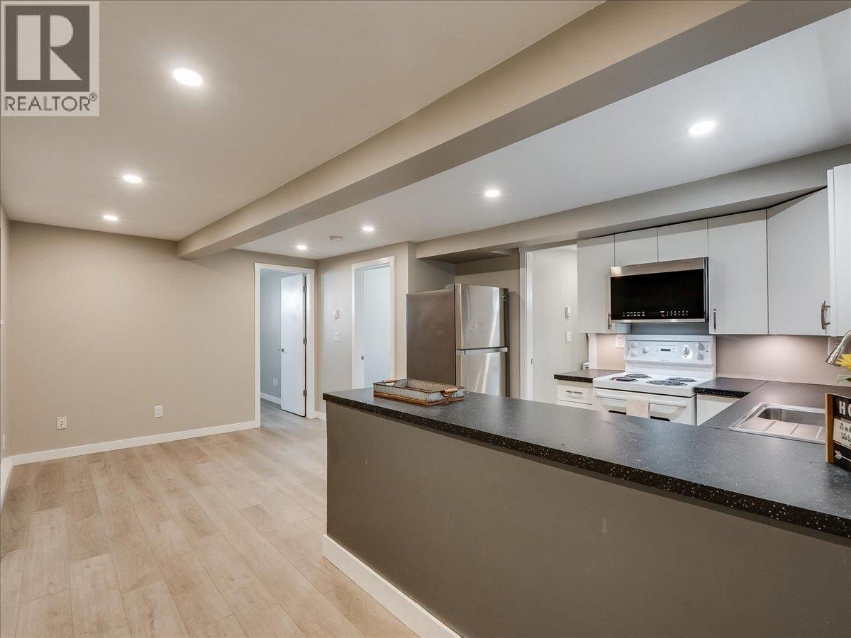 1534 Fifth Avenue, Trail