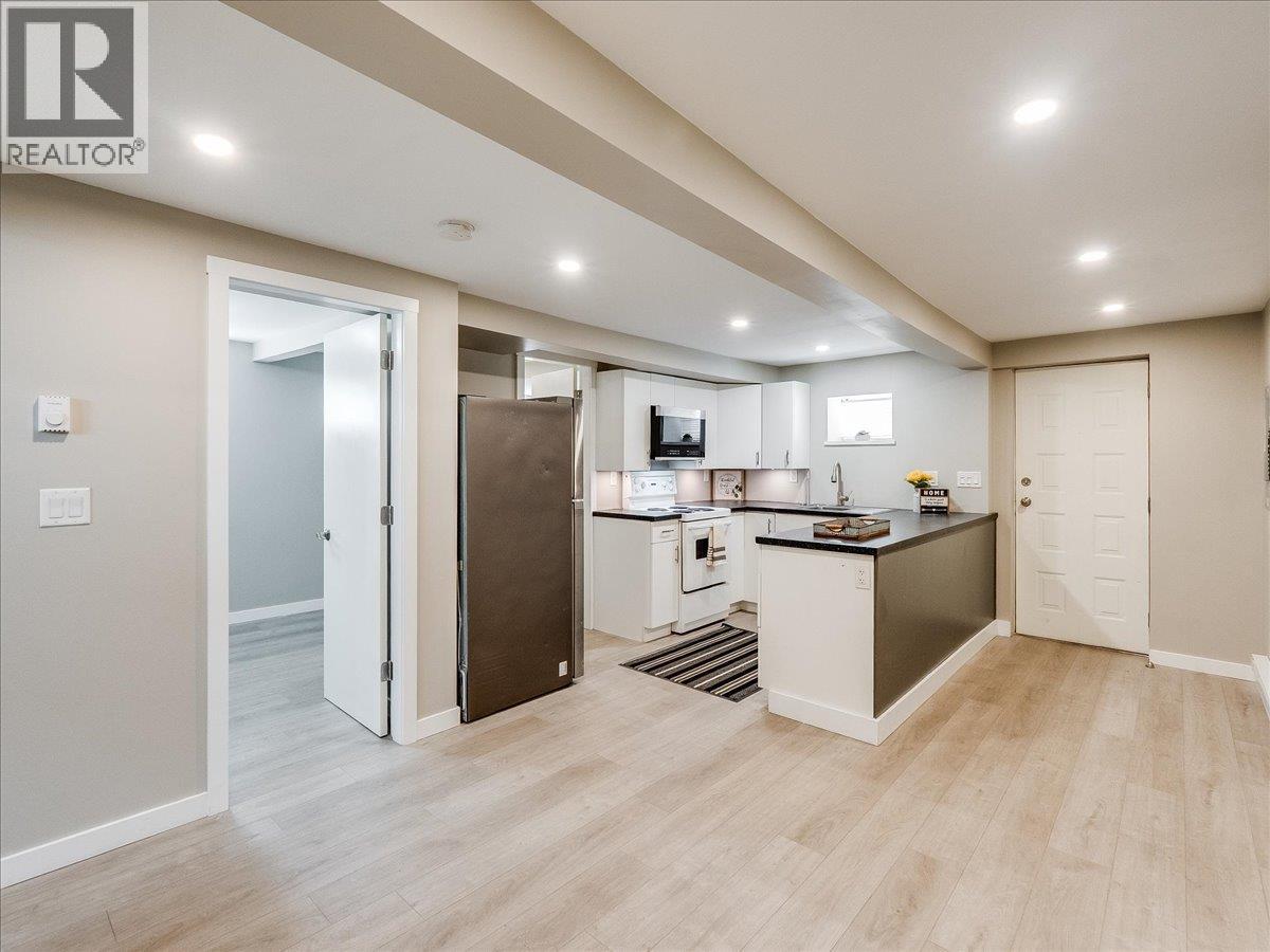 1534 Fifth Avenue, Trail