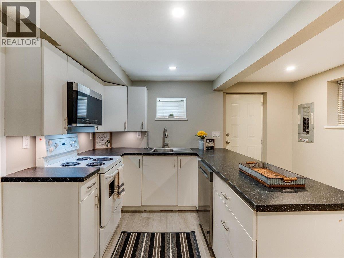 1534 Fifth Avenue, Trail