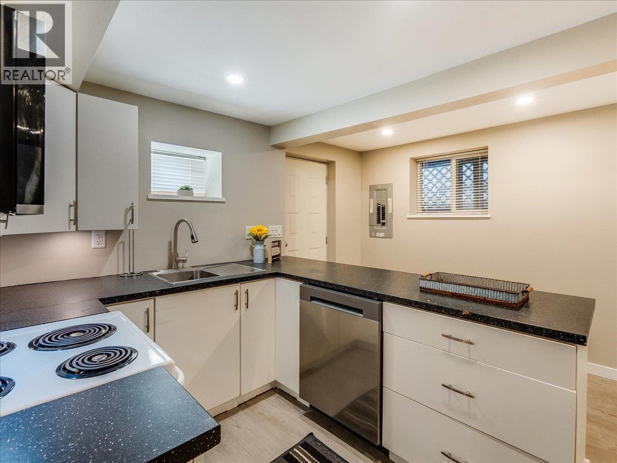 1534 Fifth Avenue, Trail