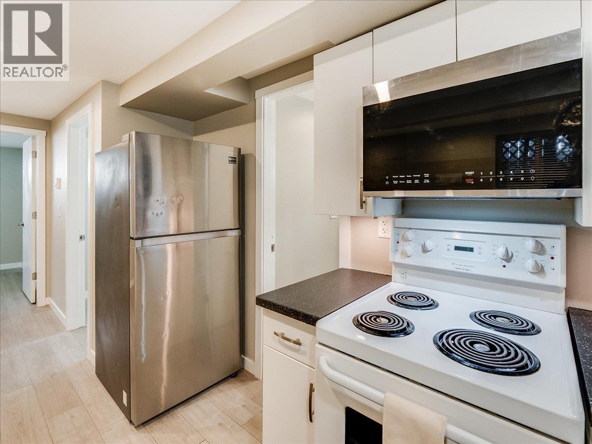 1534 Fifth Avenue, Trail