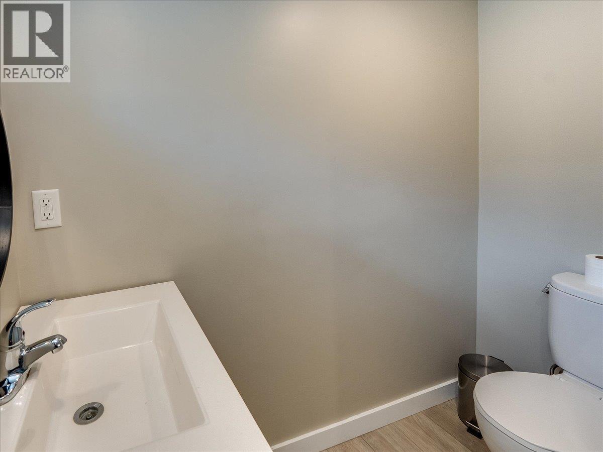 1534 Fifth Avenue, Trail