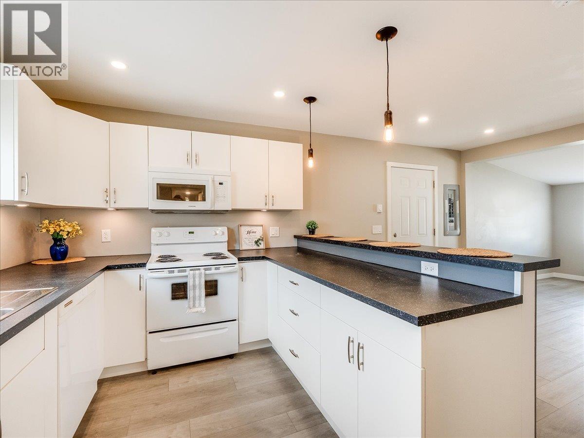 1534 Fifth Avenue, Trail