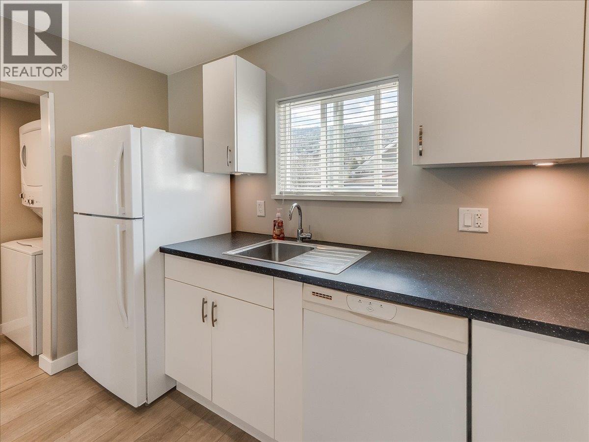 1534 Fifth Avenue, Trail