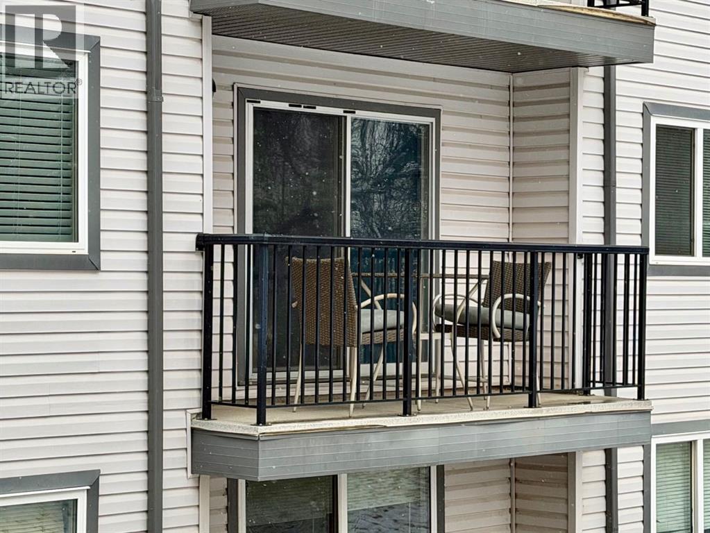 #212B 295 COLUMBIA BOULEVARD W - 27