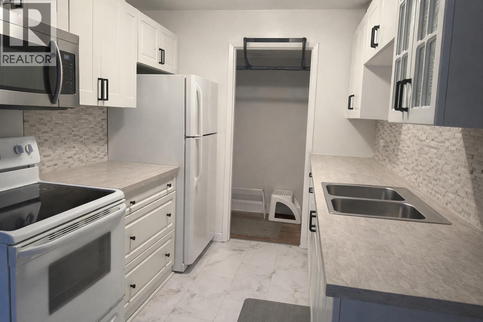 5 38171 WESTWAY AVENUE, Squamish