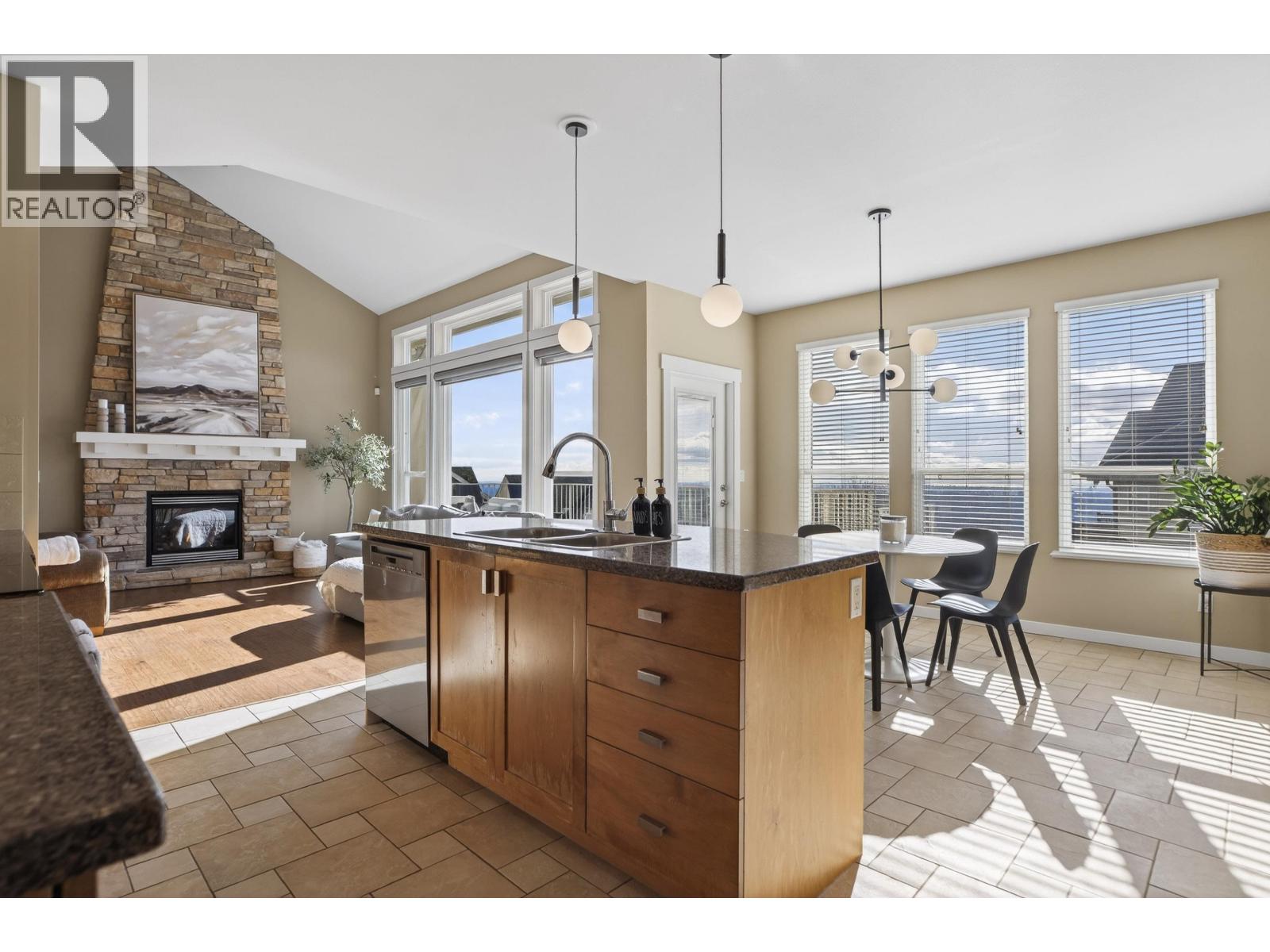 4 HICKORY DRIVE, Port Moody